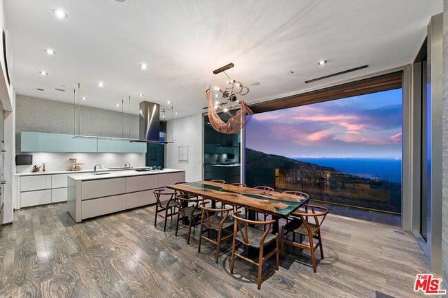 Building Photo - 21766 Azurelee Dr