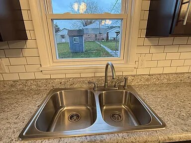 Building Photo - 31 N Park Ave