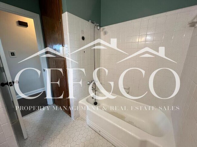 Building Photo - 279 Cedarwood Ave