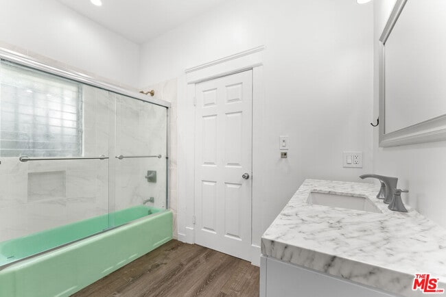 Building Photo - 33 Wavecrest Ave