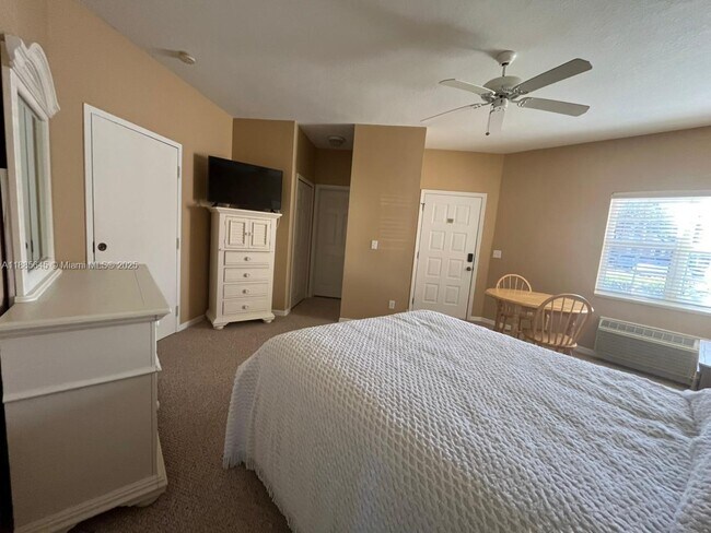 Building Photo - 9894 Perfect Dr