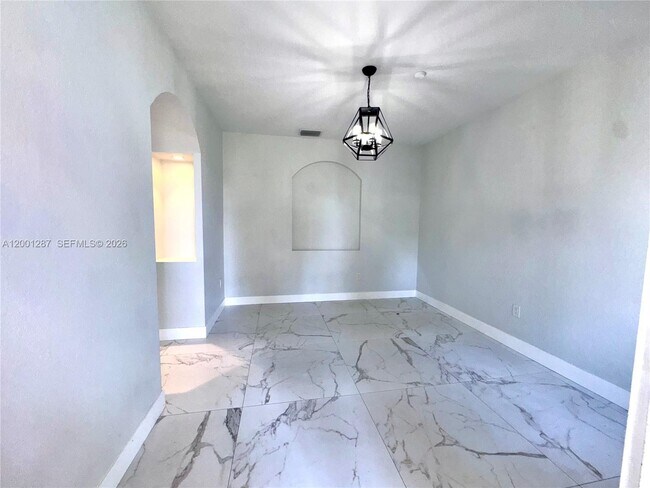 Building Photo - 21405 Ingraham Ave Rd