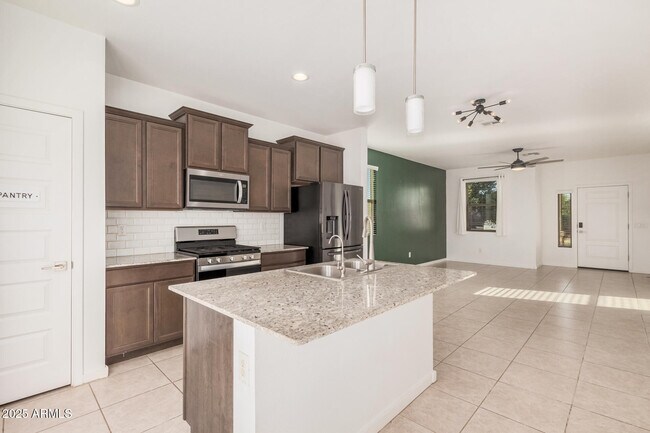 Building Photo - 399 Pelipa Dr