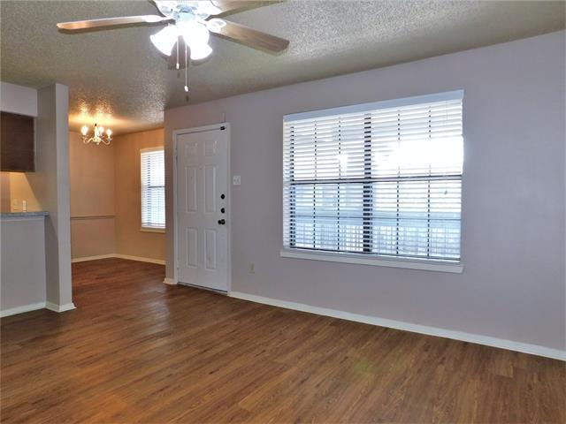 Building Photo - 218 N Texas Blvd