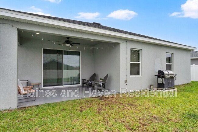 Building Photo - 712 Daphne Dr