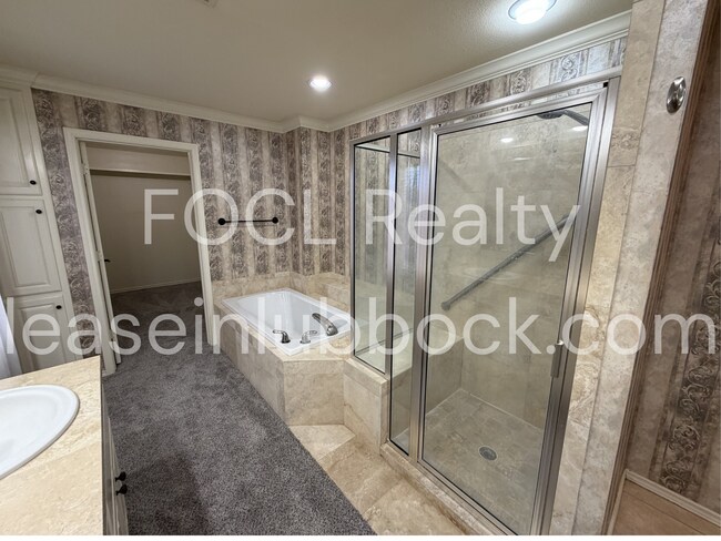 Building Photo - 3/2/2 - Garden Home