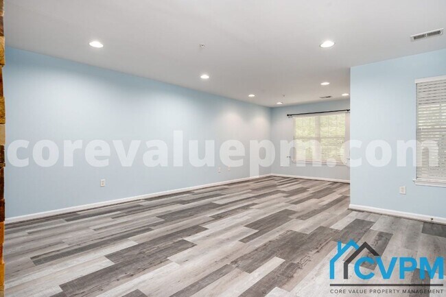 Building Photo - 806 Emory Ct