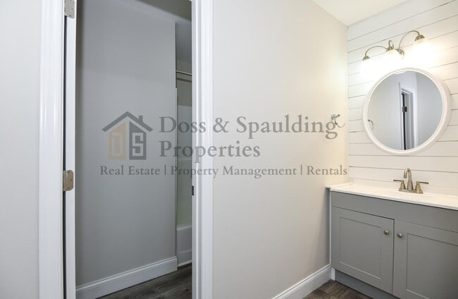 Building Photo - 3624 Heathrow Dr