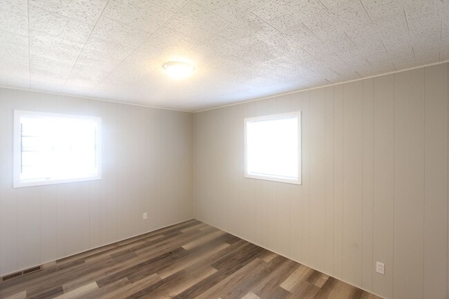Building Photo - 3 Bedroom, 1.5 Bath! New on the Market!  B...