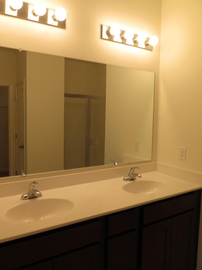 Building Photo - 541 Wintergreen Wy