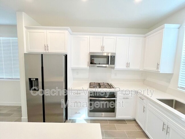 Building Photo - 41168 Emory Ln