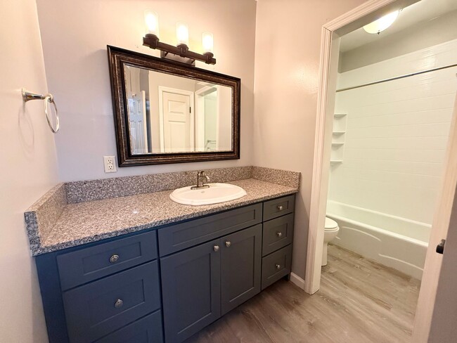 Building Photo - 5709 Lyons View Pike