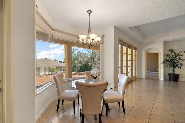 Building Photo - Gorgeous 3-Bedroom, 2-Bath in Bright Water...