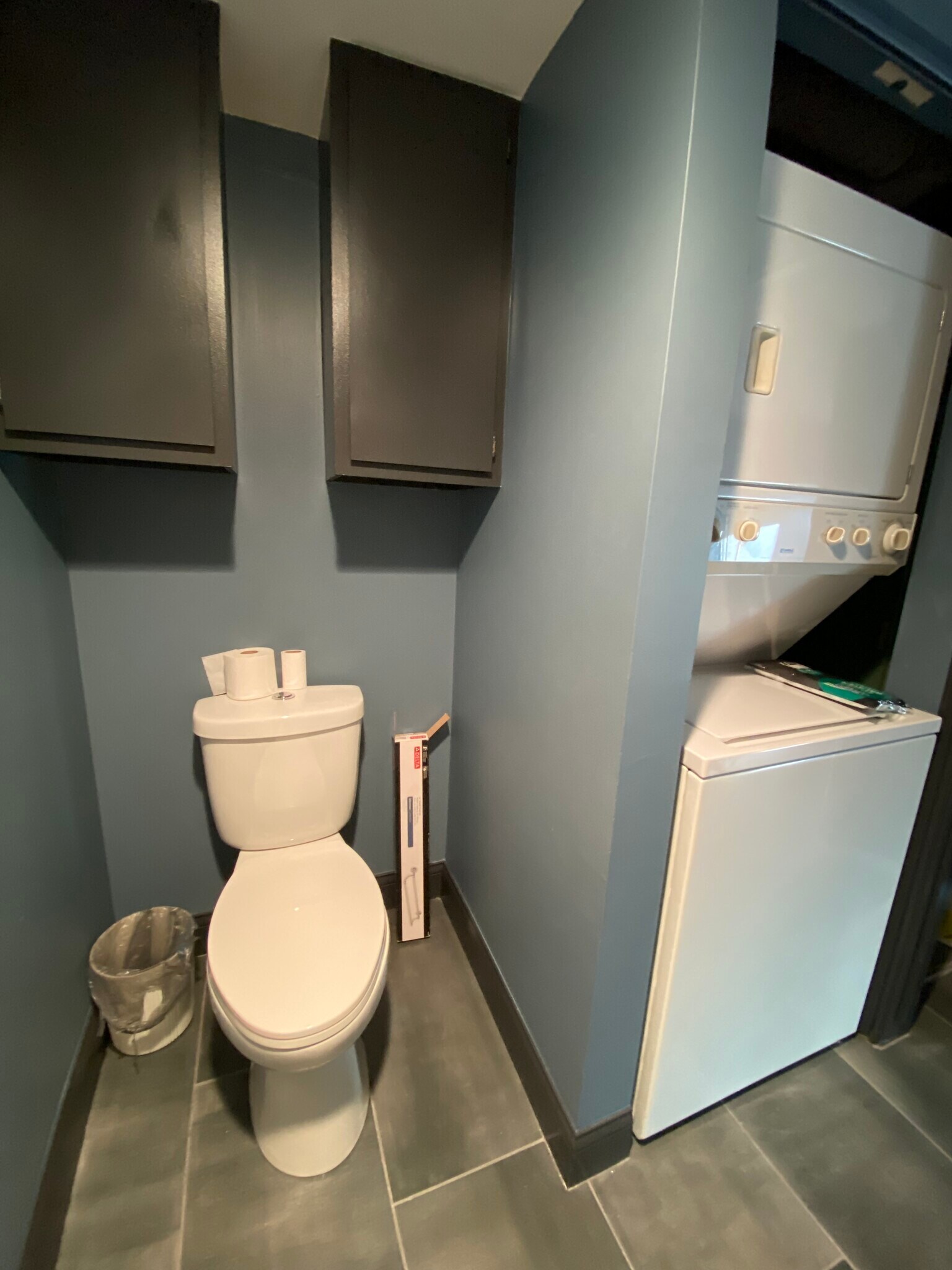 Building Photo - 917 Vose Dr