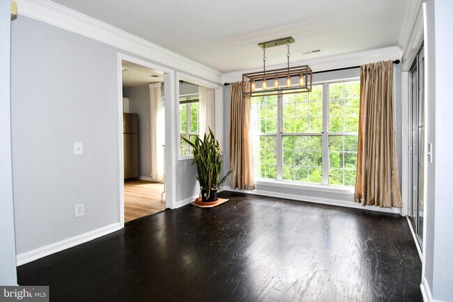 Building Photo - 46893 Eaton Terrace