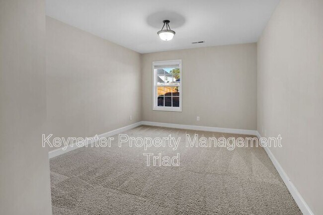 Building Photo - 5470 Noble View Dr