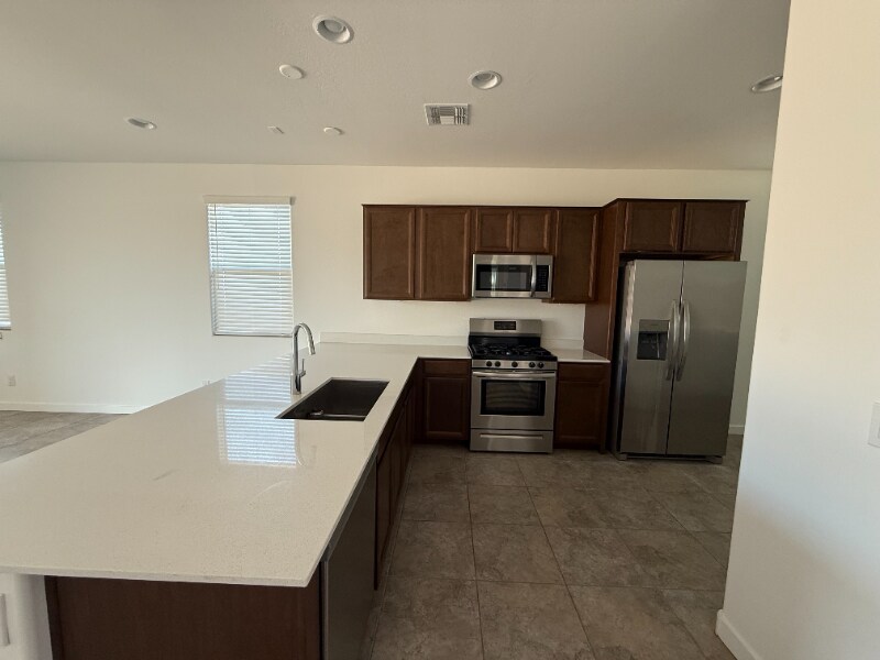 Building Photo - 8344 N 170th Ln