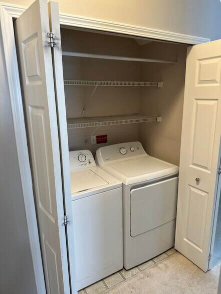 Building Photo - 49467 Pointe Xing