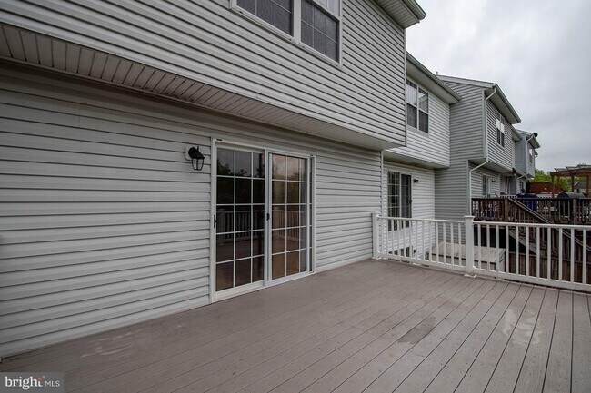 Building Photo - 5620 Queen Anne Ct