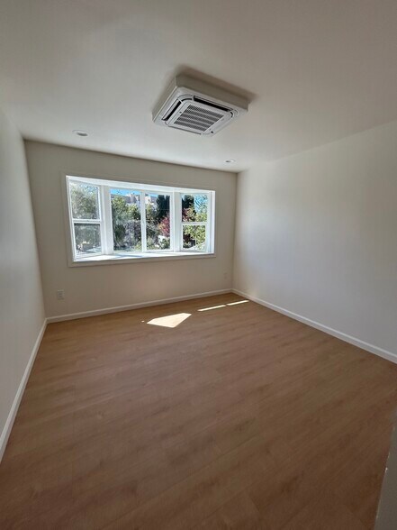 Building Photo - 822 Jackson St