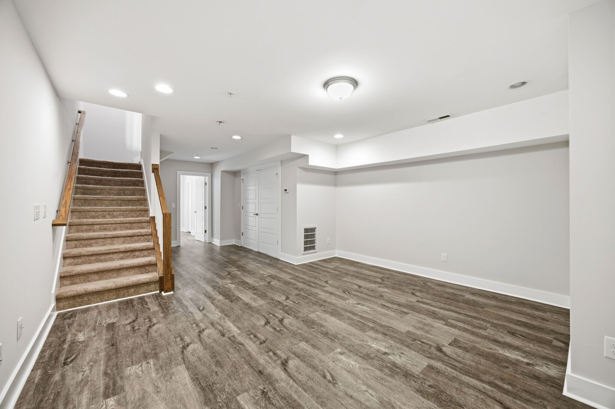 Building Photo - 2800 Bedford Green Dr