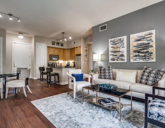 Building Photo - 800 Town and Country Blvd