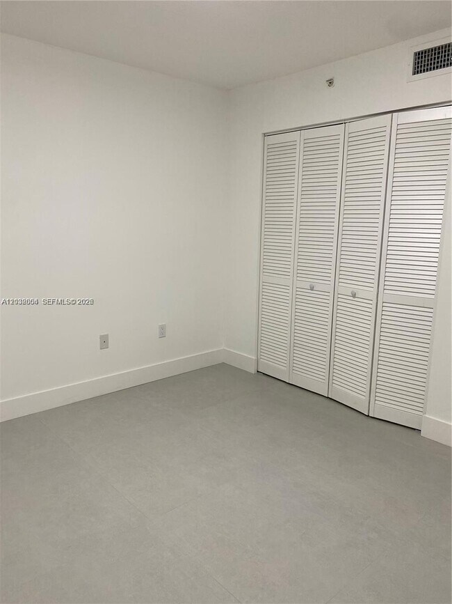 Building Photo - 15480 SW 284th St
