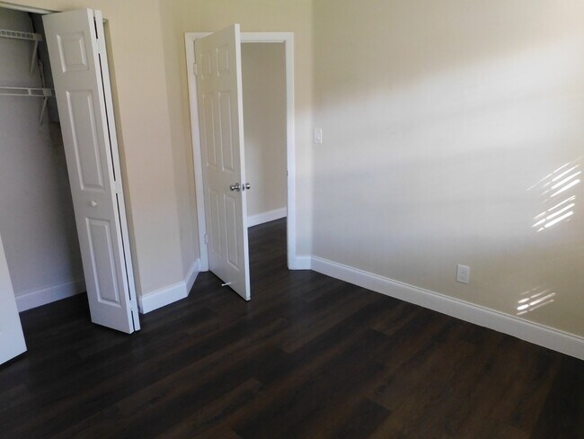 Building Photo - 611 Cypress Lake Blvd