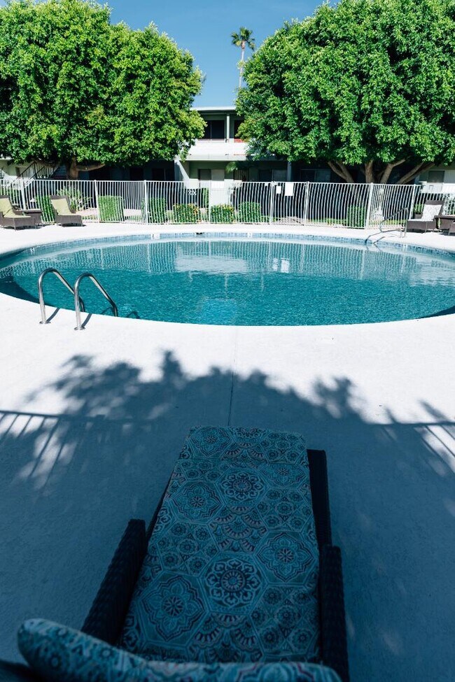 Building Photo - 1702 W Tuckey Ln