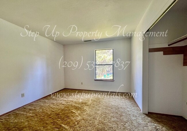Building Photo - Cozy All Electric, 3 Bed 2 Bath Home in Phoenix Lake Estates!