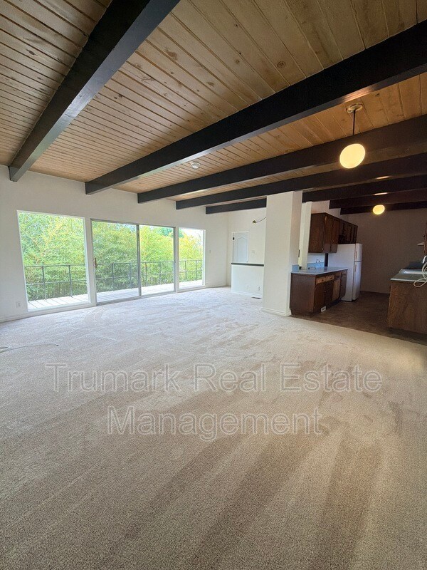 Building Photo - 3941 Clayton Ave W