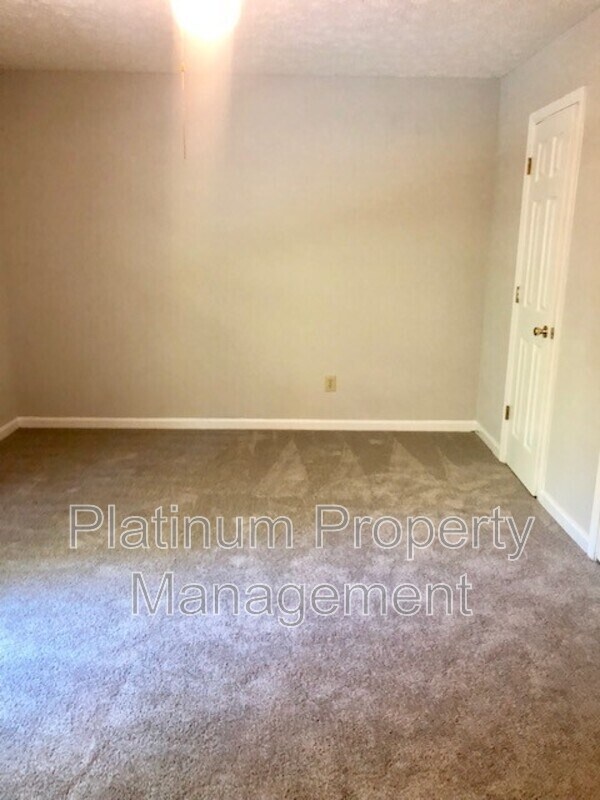 Building Photo - 740 Trellis Pond Ct