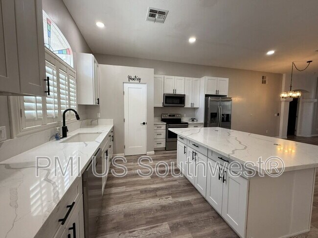 Building Photo - 3443 Sunbonnet Dr