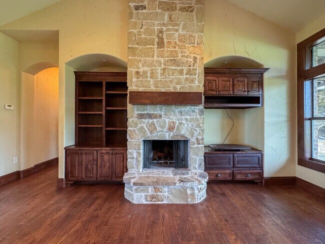 Building Photo - 1559 E Blackjack Rd E