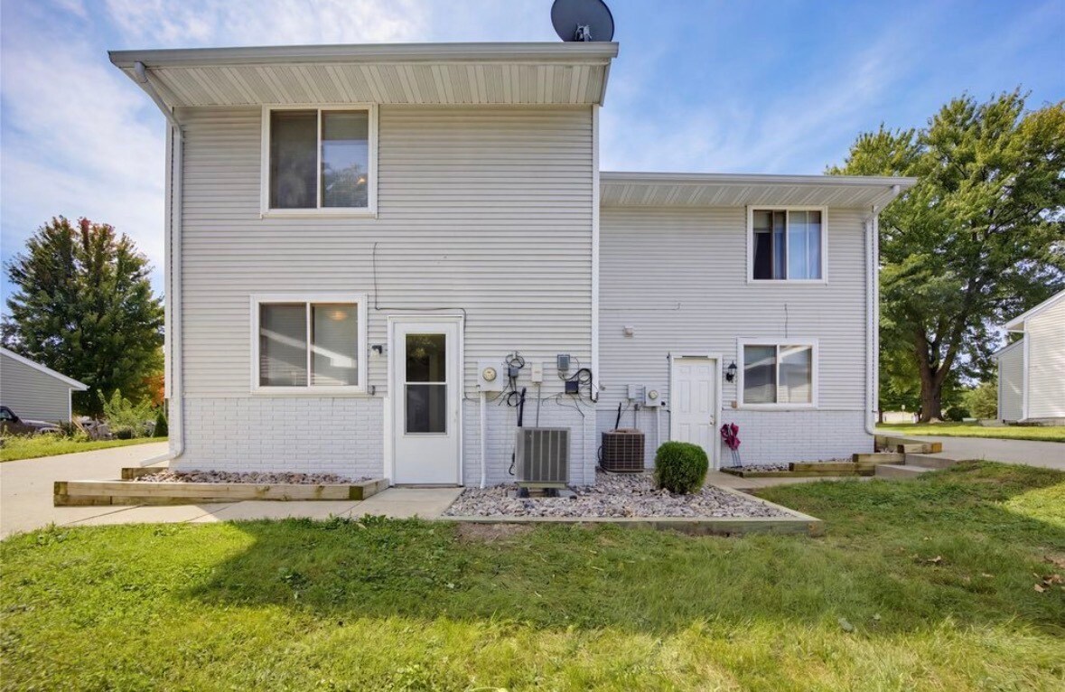 Building Photo - 1003 Lyndale Dr