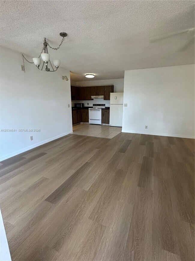 Building Photo - 3490 La Jardin Ct