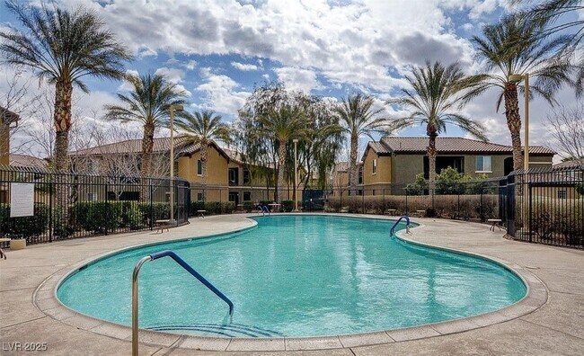 Building Photo - 6868 Sky Pointe Dr