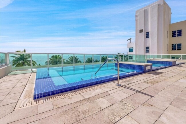 Building Photo - 101 S Fort Lauderdale Beach Blvd