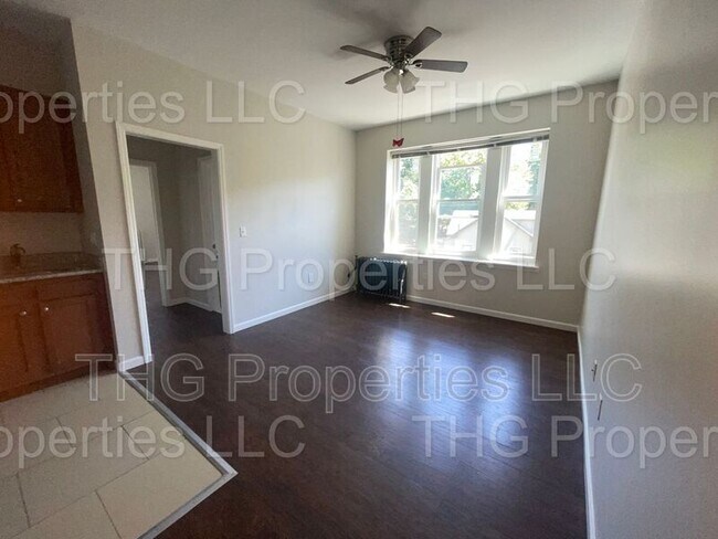 Building Photo - 641 Lincoln Ave