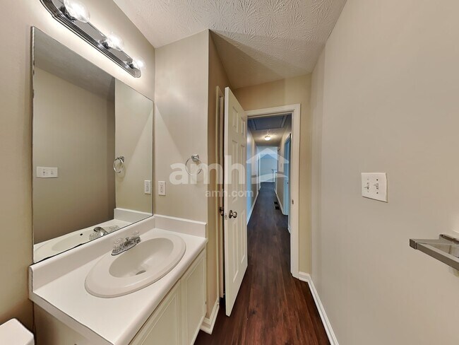 Building Photo - 2708 Horseshoe Creek Drive
