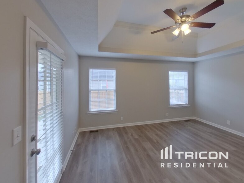 Building Photo - 2156 Aberdeen Cir