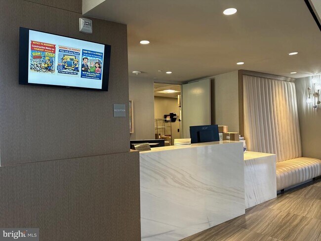 Building Photo - 4620 N Park Ave