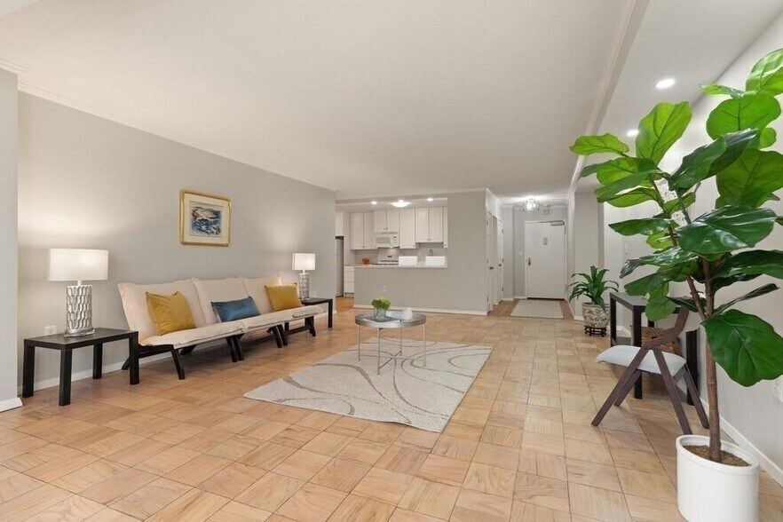 Building Photo - 2 Hawthorne Pl