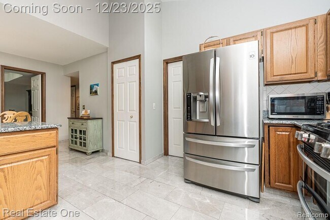 Building Photo - 1574 Devonshire Dr