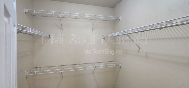 Building Photo - 7846 The Lakes Point