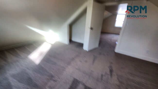 Building Photo - "Charming 3-Bed in Ogden: Spacious 1104 Sq Ft Living!"