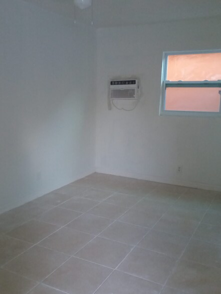 Building Photo - 2579 Angler Dr
