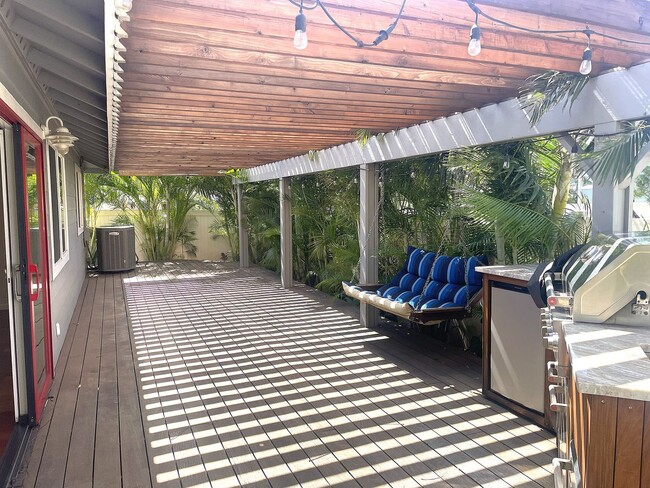 Building Photo - Central Kihei - Pi?ilani Villages 3 Bed 2 Bath Unfurnished Home with High end Finishes & Family-F...