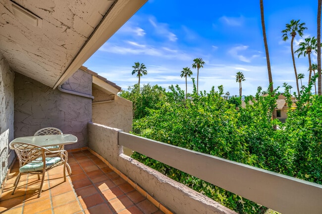 Building Photo - 215 Calle Bravo