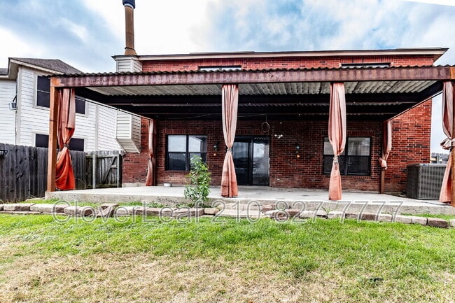 Building Photo - 6203 Lakeview Dr.